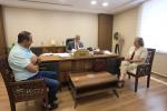 الثلاثاء 18-7-2023 اجتمعت رئيس بلدية بيرزيت السيدة ديانا صايج ناصر وعضو المجلس البلدي فراس بربار مع معالي وزير الحكم المحلي د. مجدي الصالح واطلعوه على وضع البلدية ومشاريعها القائمة والمستقبلية، وامكانية دعم بعضها، والديون المستحقة، وامكانية جباية ضريبة الاملاك لصالح البلدية، ومشكلة مكب النفايات وامور اخرى ادارية وفنية. وكان الاجتماع ايجابيا وواعدا.