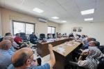 اعلان هام لمواطني بيرزيت لاحقا لأزمة المياه المستعصية والمتفاقمة التي تعاني منها المدينة منذ شهر تموز ٢٠٢٣ حتى الان والضرر الكبير الذي لحق بالمواطنين، وبعد التواصل المكثف بين البلدية ومصلحة المياه واستنفاذ كل الطرق ولعدم وجود حلول لجدولة المياه في المدينة كباقي مناطق امتياز المصلحة والتي تصلها المياه اسبوعيا، وعلى ضوء احتجاج المواطنين وتوجههم اليوم الى دار البلدية، فسيعقد اجتماع يوم غد الاحد الموافق ٢٧-٨-٢٠٢٣ الساعة الحادية عشرة صباحا بين المجلس البلدي وادارة مصلحة المياه لإيجاد حلول جذرية للموضوع.  وعليه، 