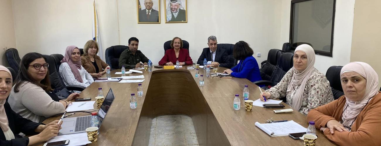 طاقم من مؤسسة أمان