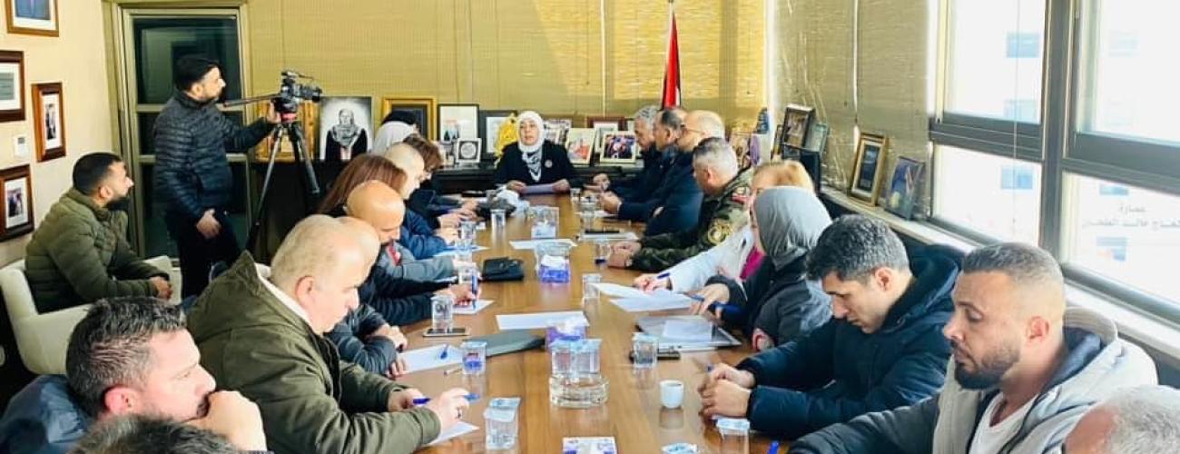 اجتماع لجنة الطواريء المركزي استعدادا للمنخفض الجوي في مقر محافظة رام الله والبيرة