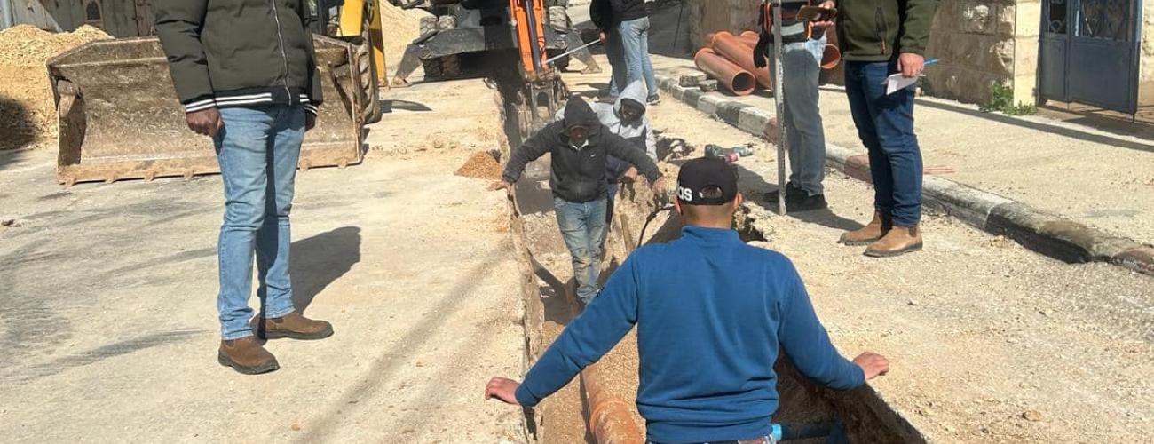 مباشرة اعمال الصرف الصحي طريق برهام 
