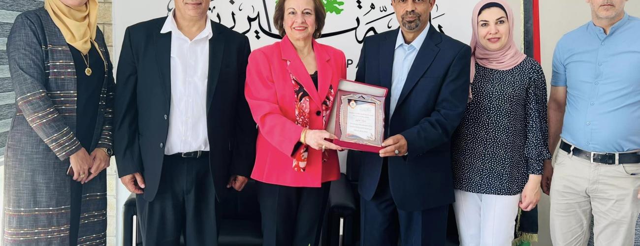 تهنئة رئيس البلدية السيد نضال شاهين توليه منصب الرئاسة تكريم الرئيس السابق ديانا صايج 