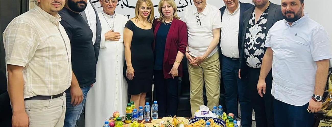 بحضور رجال الدين الاب لويز حزبون والقاضي ماهر ابو عواد