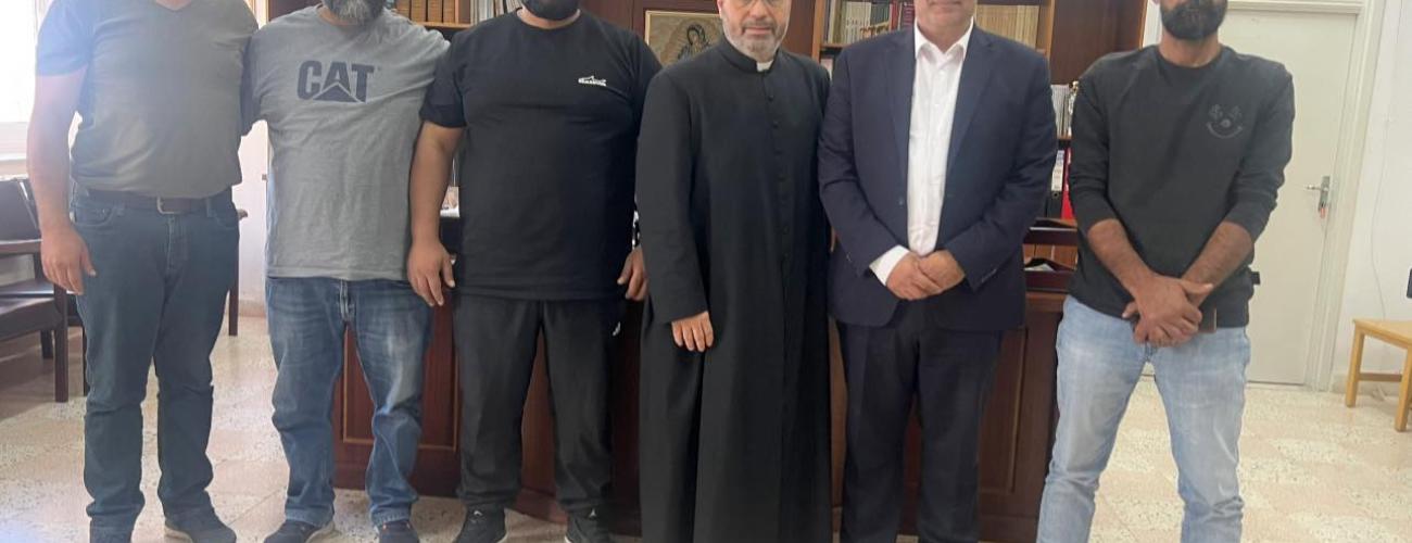 رئيس البلدية  يقدّم التهاني لراعي الكنيسة بمناسبة استلامه منصبه الجديد 